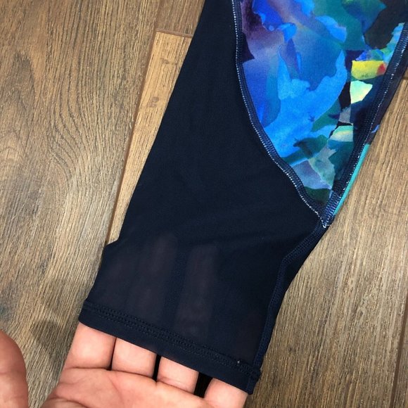 Athleta Women's Sz XS Mystique Chaturanga Capri Leggings Mesh 212389-01 - Picture 5 of 11